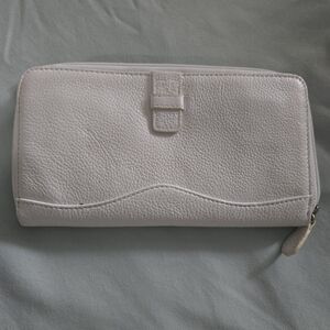 Elegant Cream Clutch
